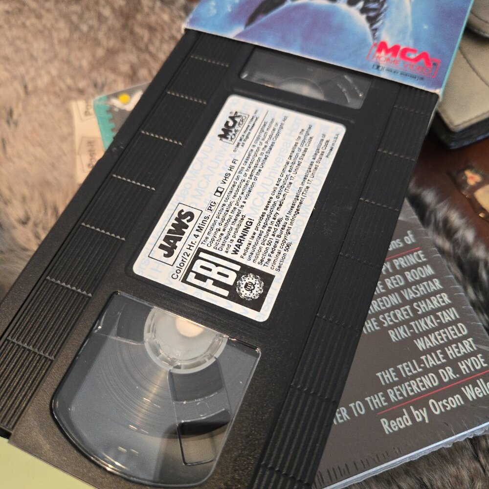 Jaws VHS tape (1983) - Picture 3 of 3